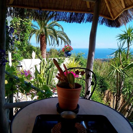 Nouveau ! Chambre D'Hote Insolite Privee " Coeurs De Pirates A Bali En Provence" Spa Sauna Massages Dans Cadre Exotique D'Amenagements Exterieurs D'Exception Ete Comme Hiver Bienvenue !!! กาวาแลร์-ซูร์-แมร์ ภายนอก รูปภาพ