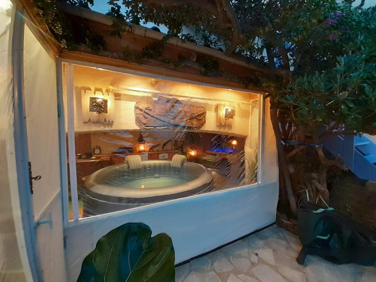 Nouveau ! Chambre D'Hote Insolite Privee " Coeurs De Pirates A Bali En Provence" Spa Sauna Massages Dans Cadre Exotique D'Amenagements Exterieurs D'Exception Ete Comme Hiver Bienvenue !!! กาวาแลร์-ซูร์-แมร์ ภายนอก รูปภาพ