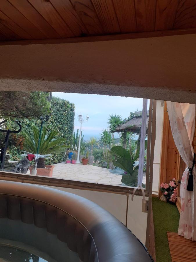 Nouveau ! Chambre D'Hote Insolite Privee " Coeurs De Pirates A Bali En Provence" Spa Sauna Massages Dans Cadre Exotique D'Amenagements Exterieurs D'Exception Ete Comme Hiver Bienvenue !!! กาวาแลร์-ซูร์-แมร์ ภายนอก รูปภาพ