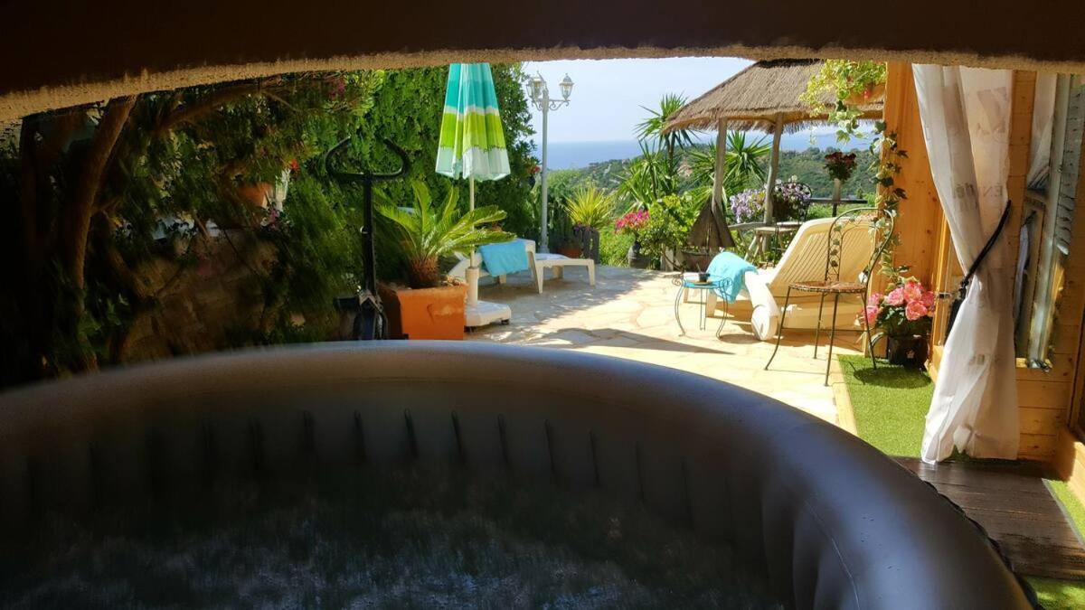 Nouveau ! Chambre D'Hote Insolite Privee " Coeurs De Pirates A Bali En Provence" Spa Sauna Massages Dans Cadre Exotique D'Amenagements Exterieurs D'Exception Ete Comme Hiver Bienvenue !!! กาวาแลร์-ซูร์-แมร์ ภายนอก รูปภาพ